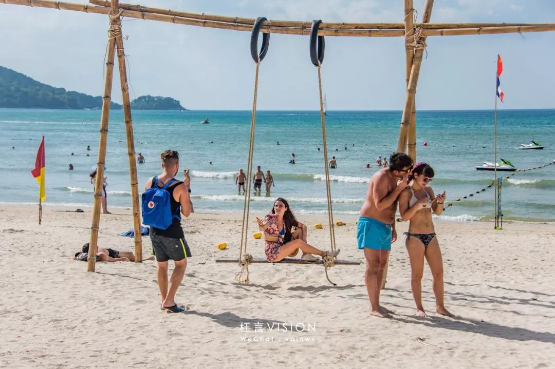 繁华熙攘，从海滩到山路的芭东（Patong）风情