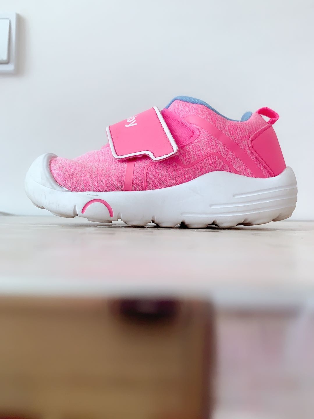 如何正确选择婴儿学步鞋,宝宝学步鞋哪个牌子好怎么选择