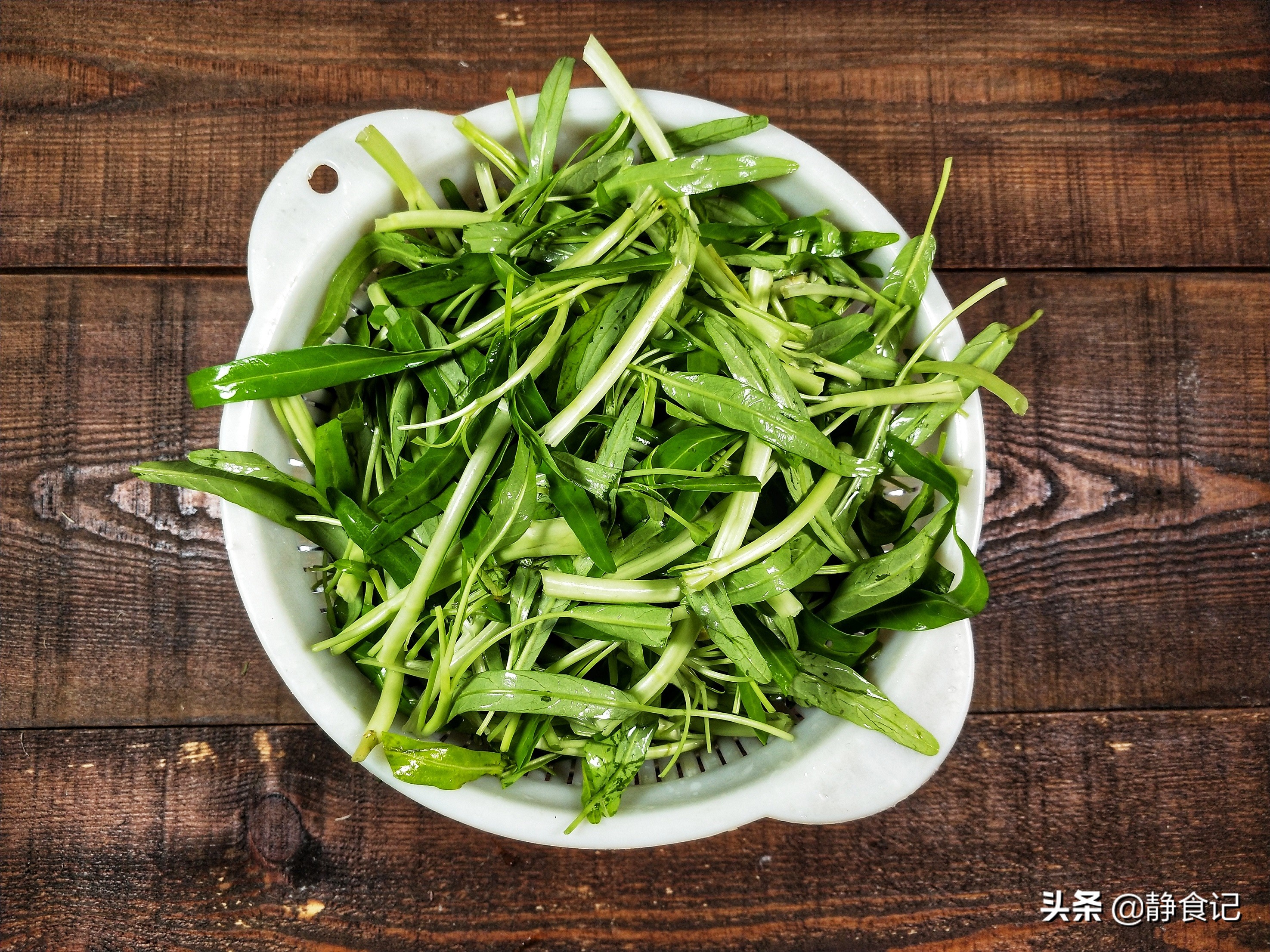 广东正宗腐乳空心菜,腐乳炒空心菜腐乳是先放还是后放