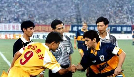 球王马拉多纳离世，作为巨星，为什么他没有缔造一个商业王国？