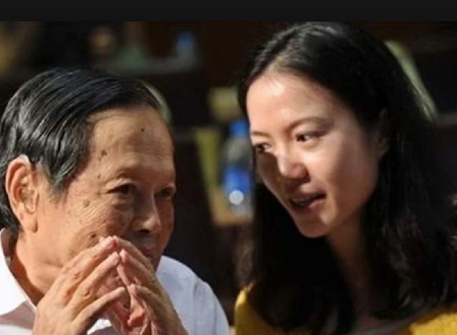 翁帆父亲和杨振宁孙女相差多少岁,翁帆的父亲评价杨振宁