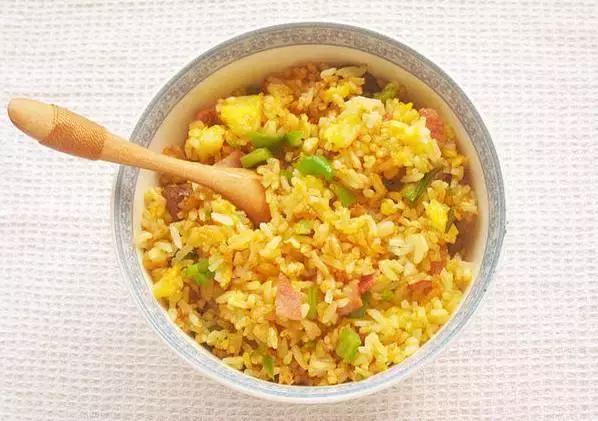 蛋炒饭简单版怎么做,蛋炒饭简单菜谱