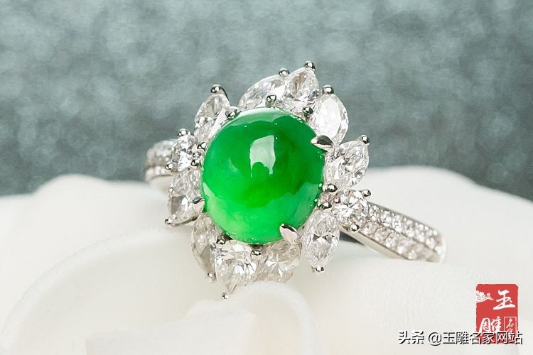 钻石宝石翡翠哪个更好,翡翠和钻石哪个更值得收藏呢