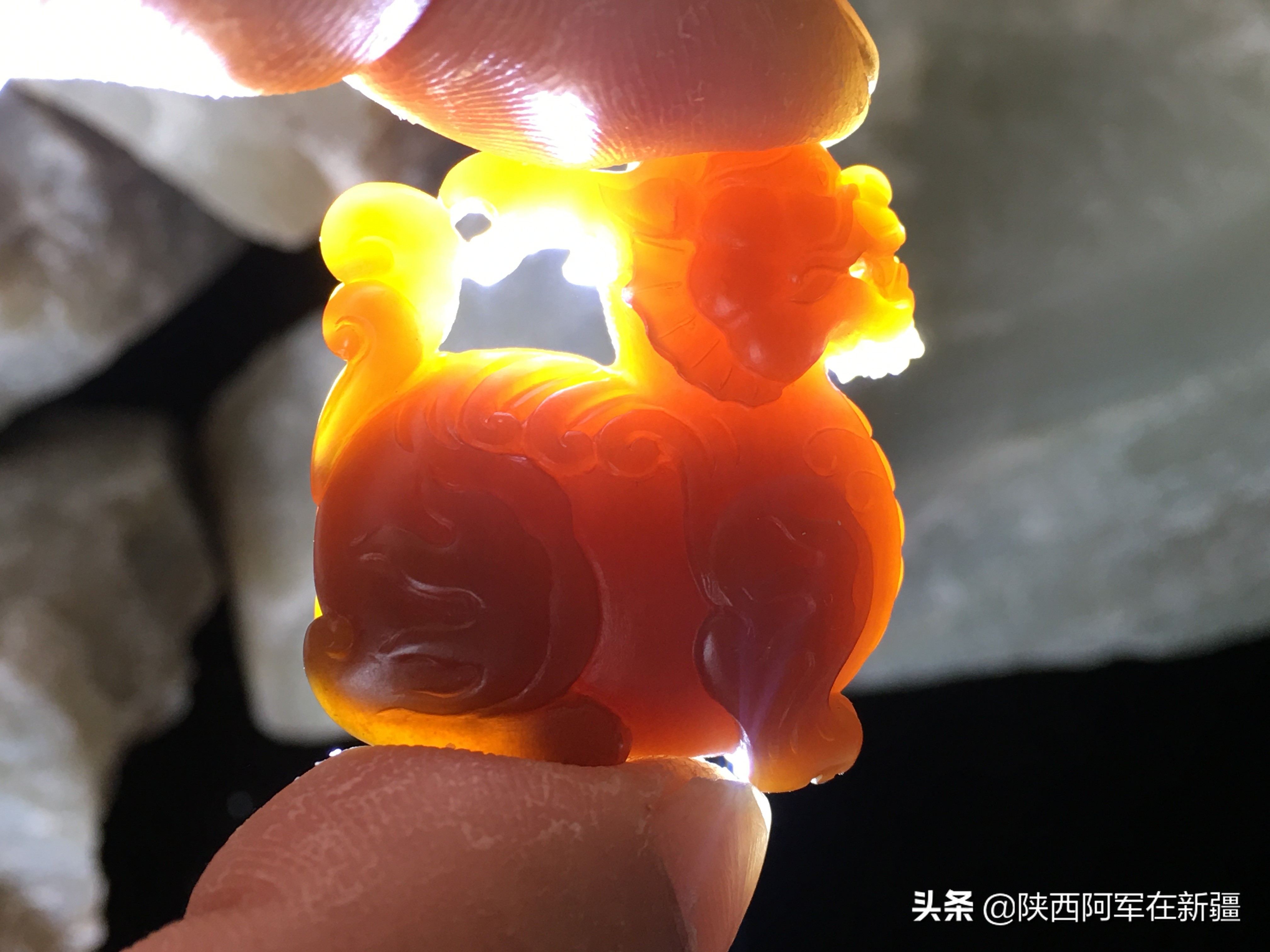 新疆和田且末玉山料,和田玉金丝玉和且末山料对比