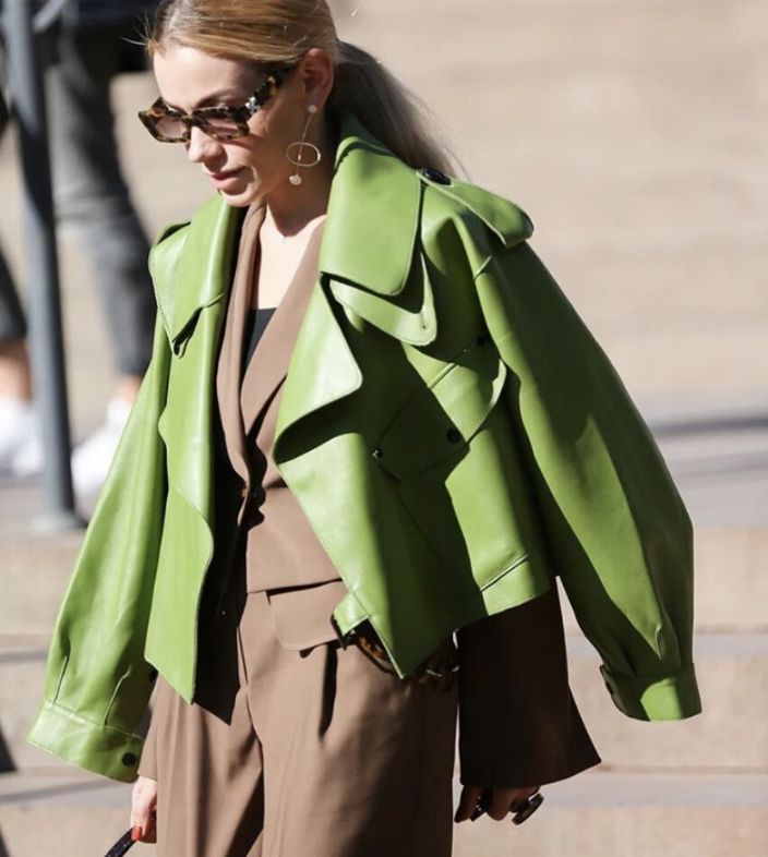 孙艺珍郑丽媛同步营业该看谁？小孩才做选择她们的西装我都要