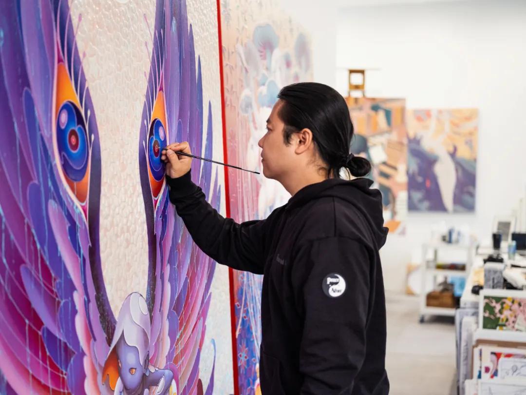 他是吴彦祖、村上隆钟爱的人，连续6年拿下漫画界奥斯卡