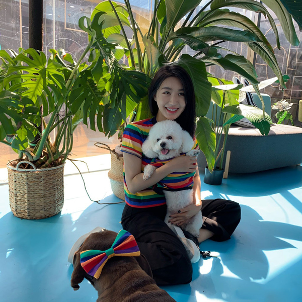 李菲儿穿短裤好看吗,李菲儿白色露脐装