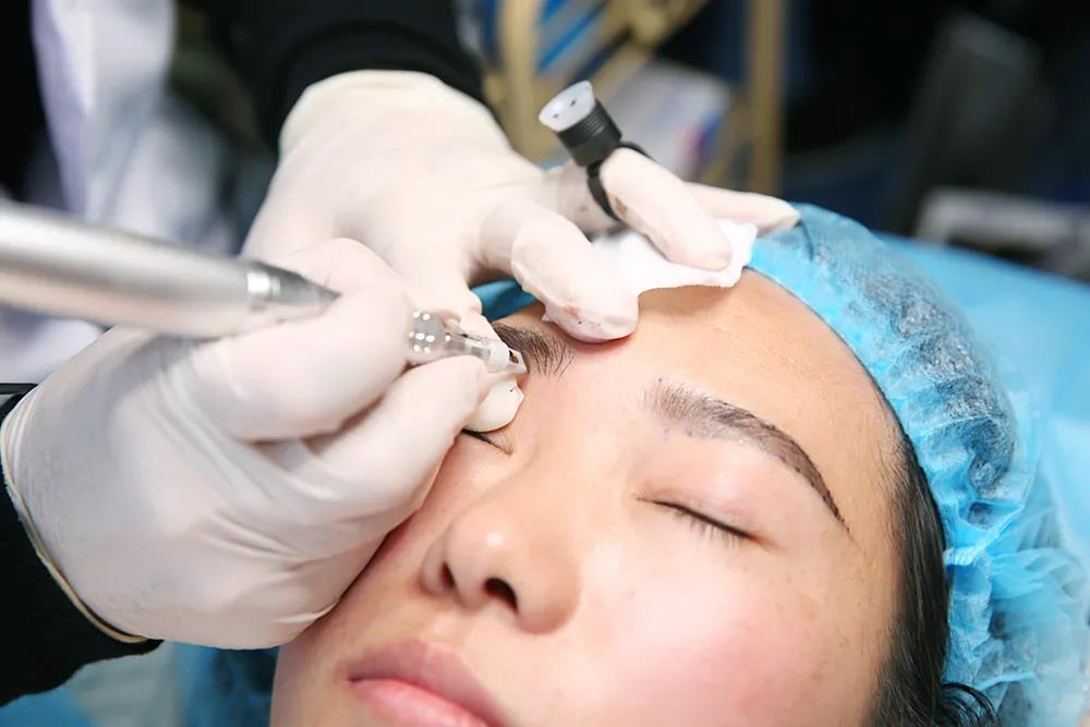 纹眉掉痂后眉毛淡是不是纹得不好,半永久纹眉掉痂后几天反色