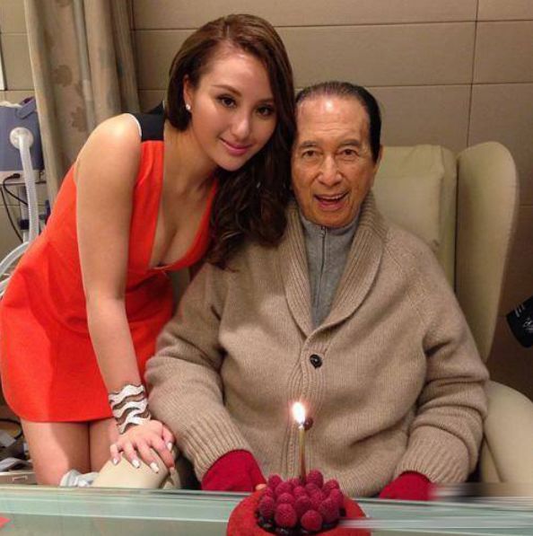 林峰张馨月订婚,林峰公布张馨月的恋情