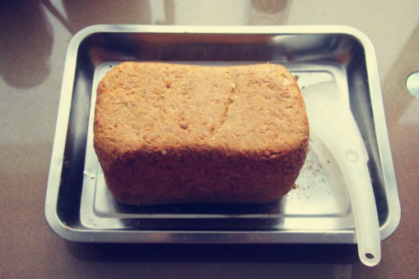 烀酱黄豆,烀黄豆做酱块的东北农家酱