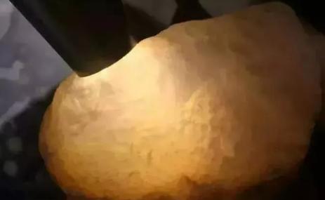 翡翠原石雕刻的精品,翡翠原石如何雕刻价值最大