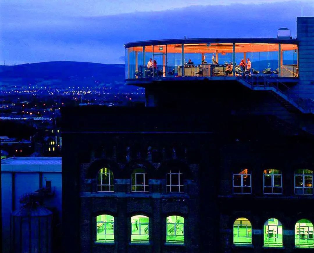 凯特王妃穿一身绿，让她放飞自我的岛国居然比重庆市还小