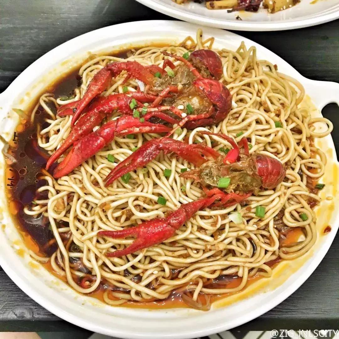 成都小吃一条街必吃推荐,成都吃的特色美食攻略春熙路周围