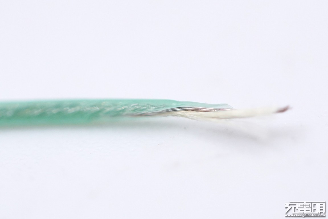 华为usb充电线拆解,华为40w快充数据线拆解构造