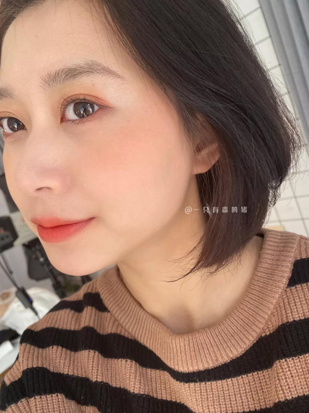 黄皮彩妆推荐一套还是二套,适合黄皮的大牌彩妆推荐眼影