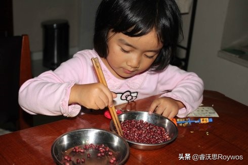 怎么能让孩子快速学会系鞋带,怎样能快速让孩子学会系鞋带