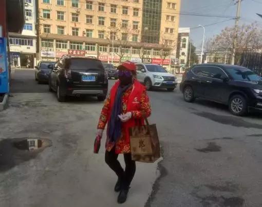 疫情防控基层人员在行动,疫情防控网格员在行动视频