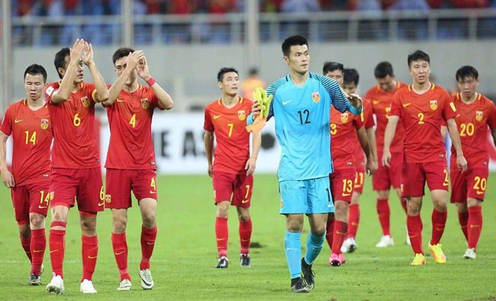 中国足球痛苦瞬间,国足训练脚下基本功