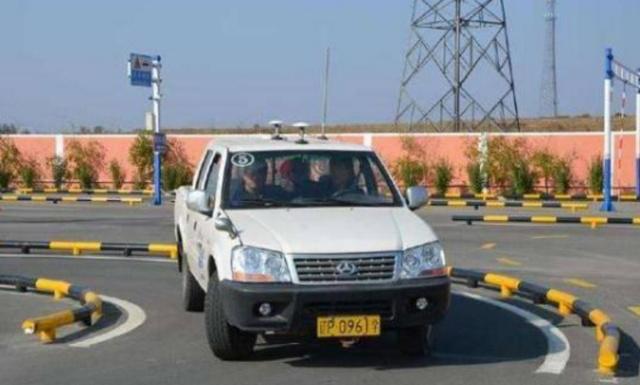 考驾照搞笑视频学员坐副驾驶,考驾照搞笑视频考生坐副驾驶