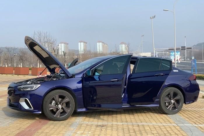 别克君威老款怎么样值得购买吗,别克君威老款新款对比