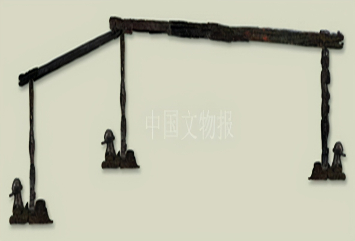 三星堆三号坑出土的青铜神坛文物,三星堆再出土青铜大面具