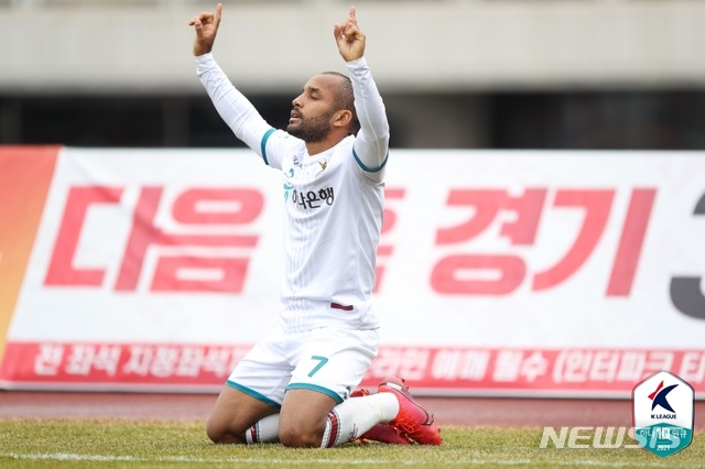 K2上演进球大战，“反客为主”的大田和首尔衣恋谁更有冠军相？