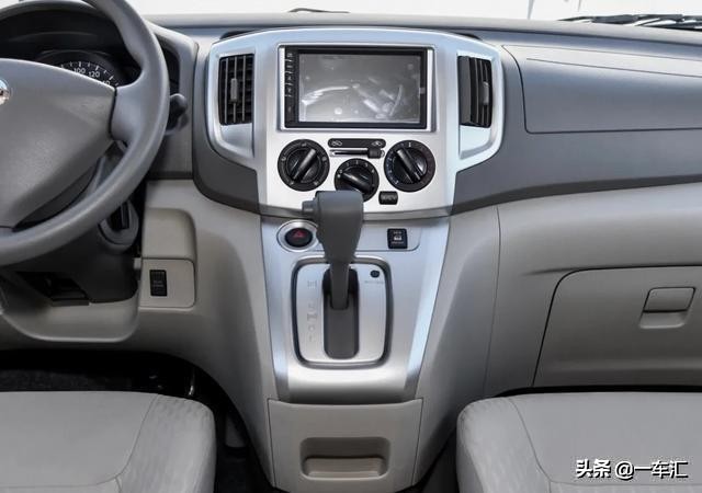 日产nv200对比宝骏730,日产nv200新款8万以内两厢车