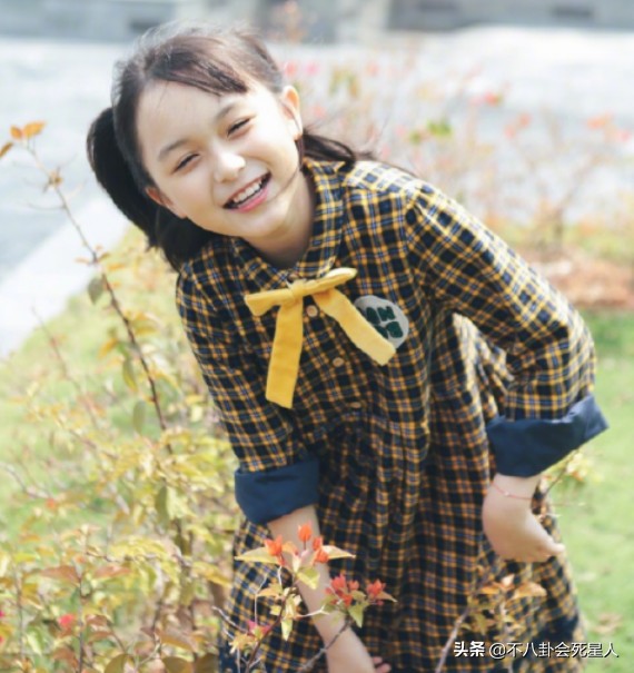 最火小童星女,童星出道的她如今18岁越来越漂亮