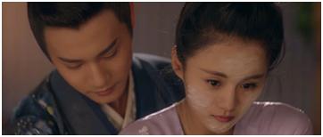 他爱上了自己的亲妹妹，不敢又不能，最后却爱得轰轰烈烈