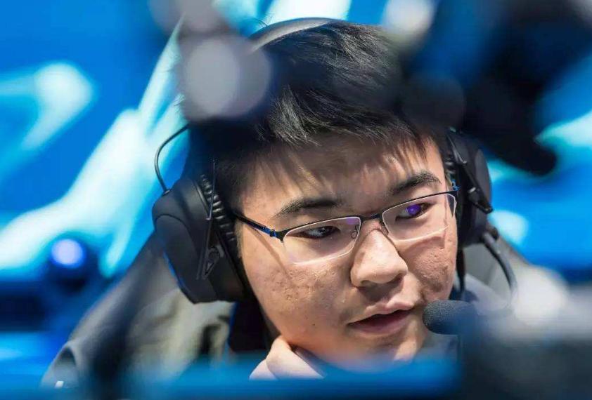 韦神和孤存谁枪法好,韦神直播说孤存