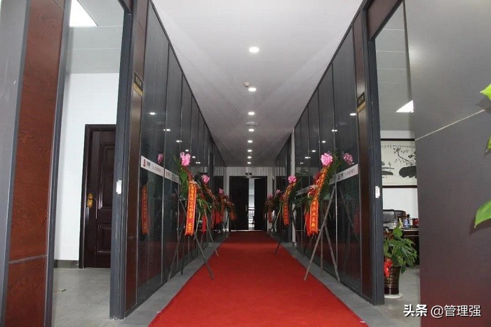 热烈祝贺集团公司成立10周年,热烈庆祝集团成立十周年