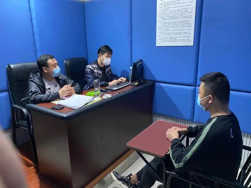 兄dei，买额温枪吗？只收钱不发货那种！