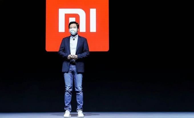 戴口罩直播一天卖300百万的雷军，像极了当初的李嘉诚。