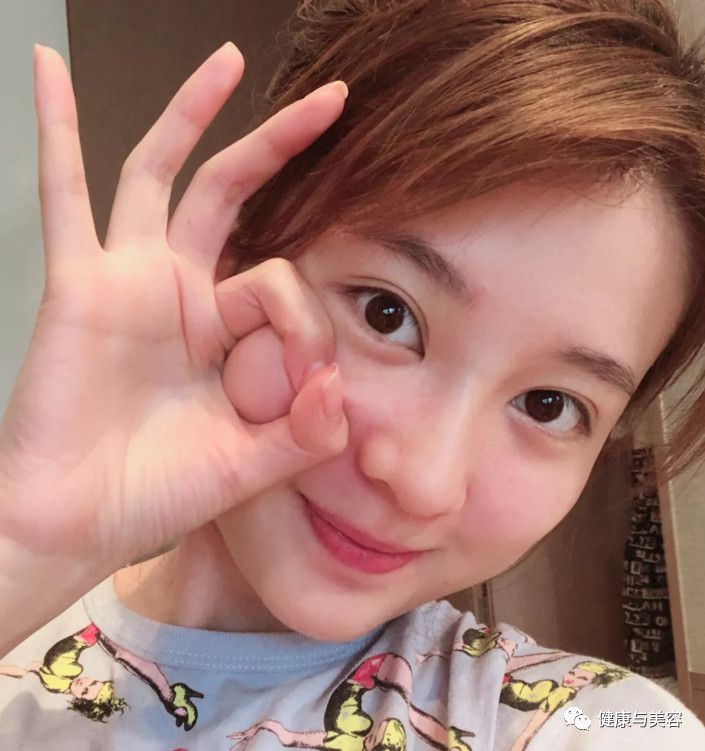 乔欣现实版粉底液 (乔欣化妆包护肤)