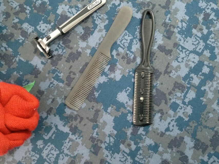 衣服帽子上面的毛怎么梳理,帽子起球处理的小妙招