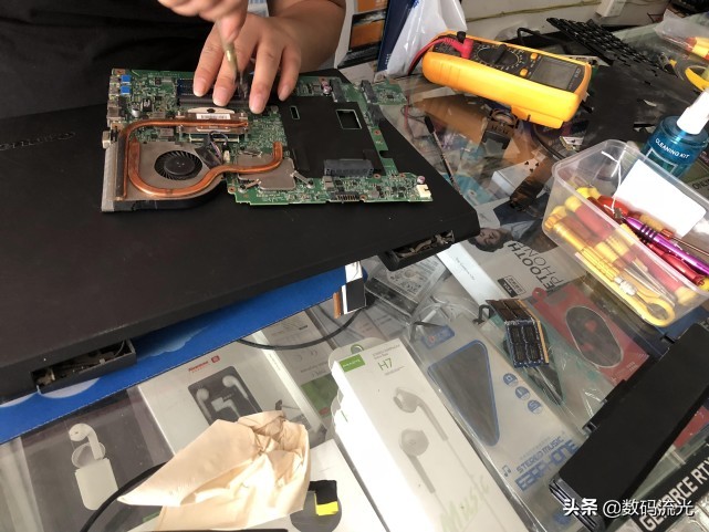 不小心给别人旧电脑弄进水了,笔记本进水修理店说报废了