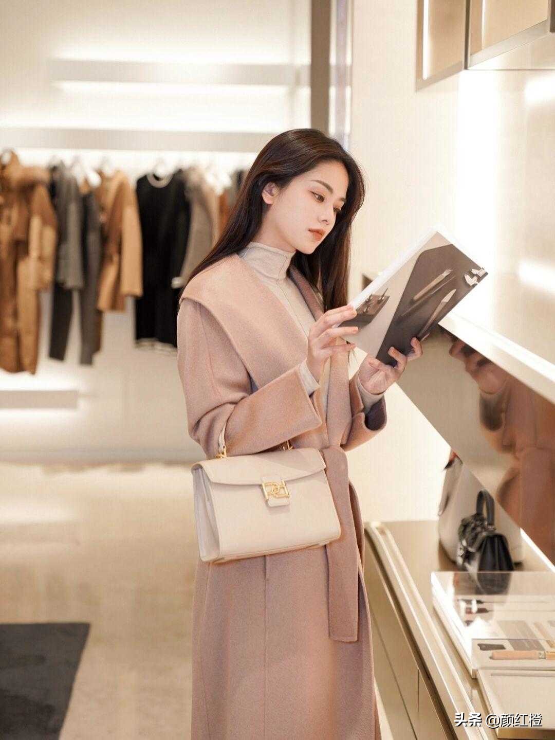 粉色的4种穿搭方法温柔又优雅,穿搭粉色的最佳配色