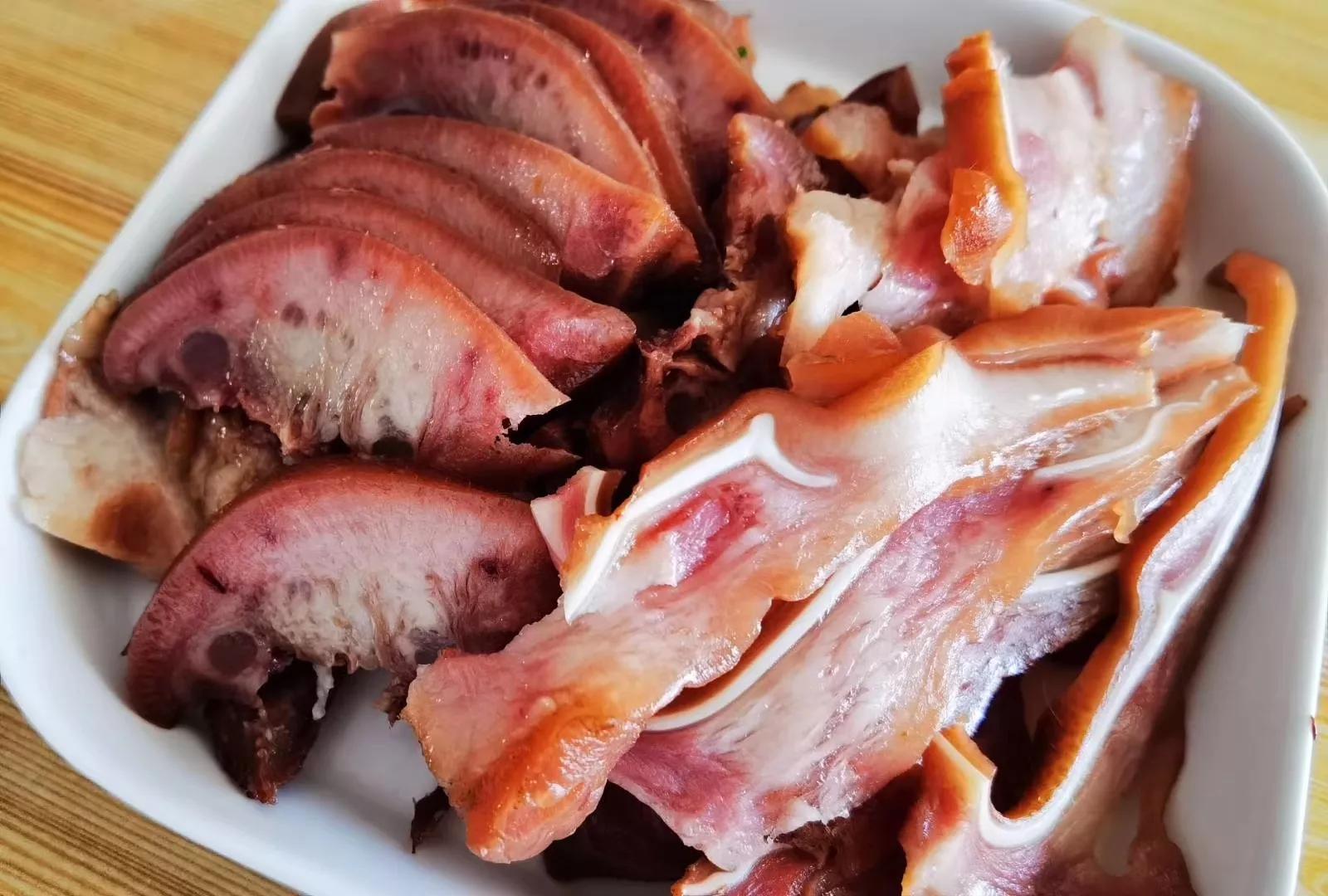 嘴长毛短浅含膘,嘴长毛短浅含膘是什么生肖