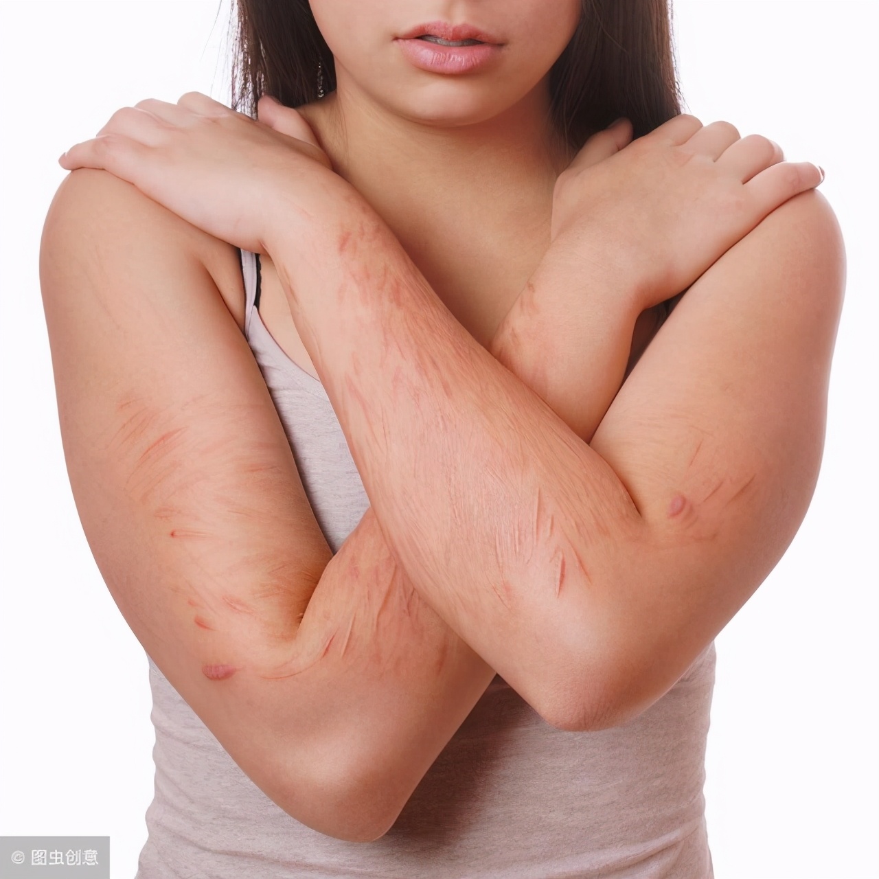 6岁女童被亲妈虐待是怎么回事,6岁女童遭亲妈虐待能治好吗