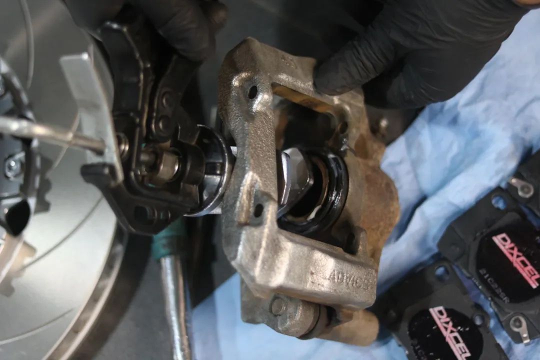 怪兽汽车翻新地址,怪兽修车翻新奥迪q7