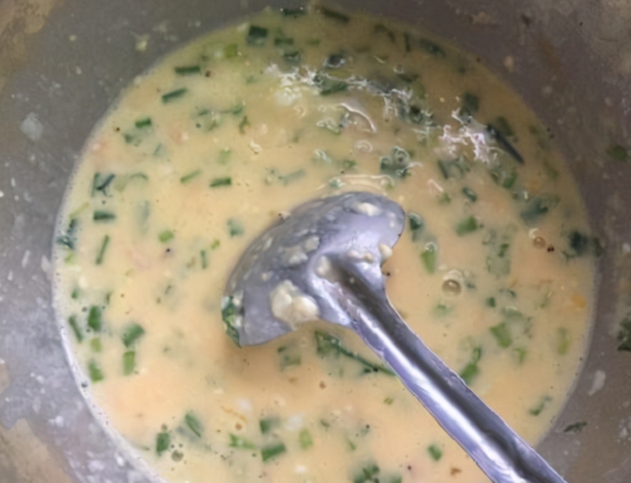 新鲜的蒜苗,蒜苗又新鲜又嫩