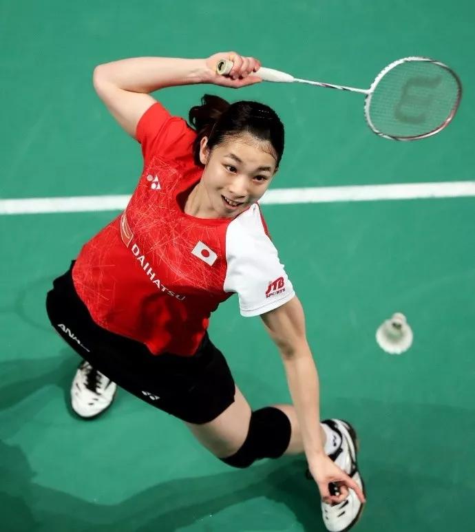 正手击高远球的关键点,高远球打的慢怎么办