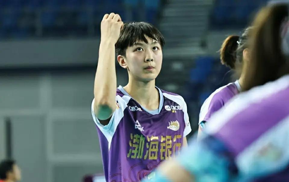 女排一队多少人,女排一场有多少人