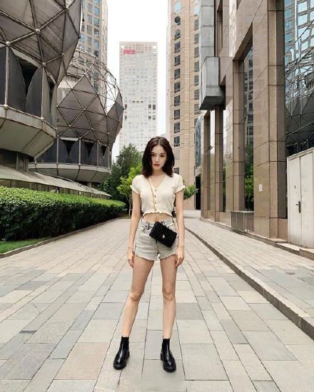 古力娜扎赵丽颖撞衫黄裙子,古力娜扎撞衫裴秀智