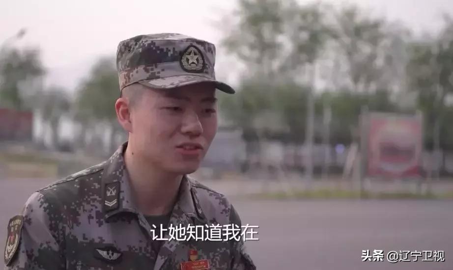 一对父子兵阅兵,共同上阵的父子兵