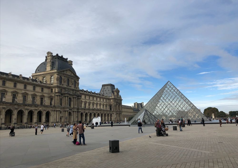 云巴黎旅游 (云旅游这一站出发童话小城布尔津)