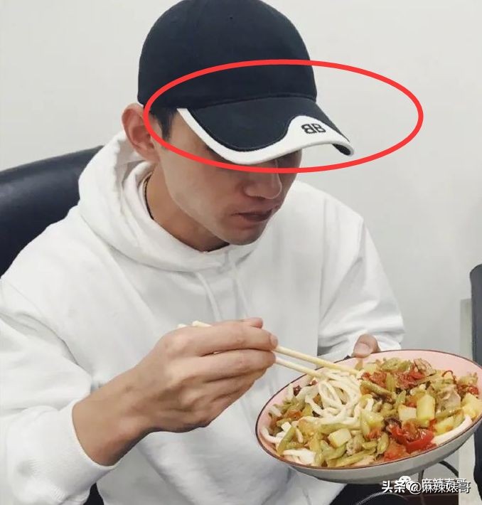 郑爽又㕛叒卖二手货翻车了！这么好圈粉的事她怎么都能做砸？