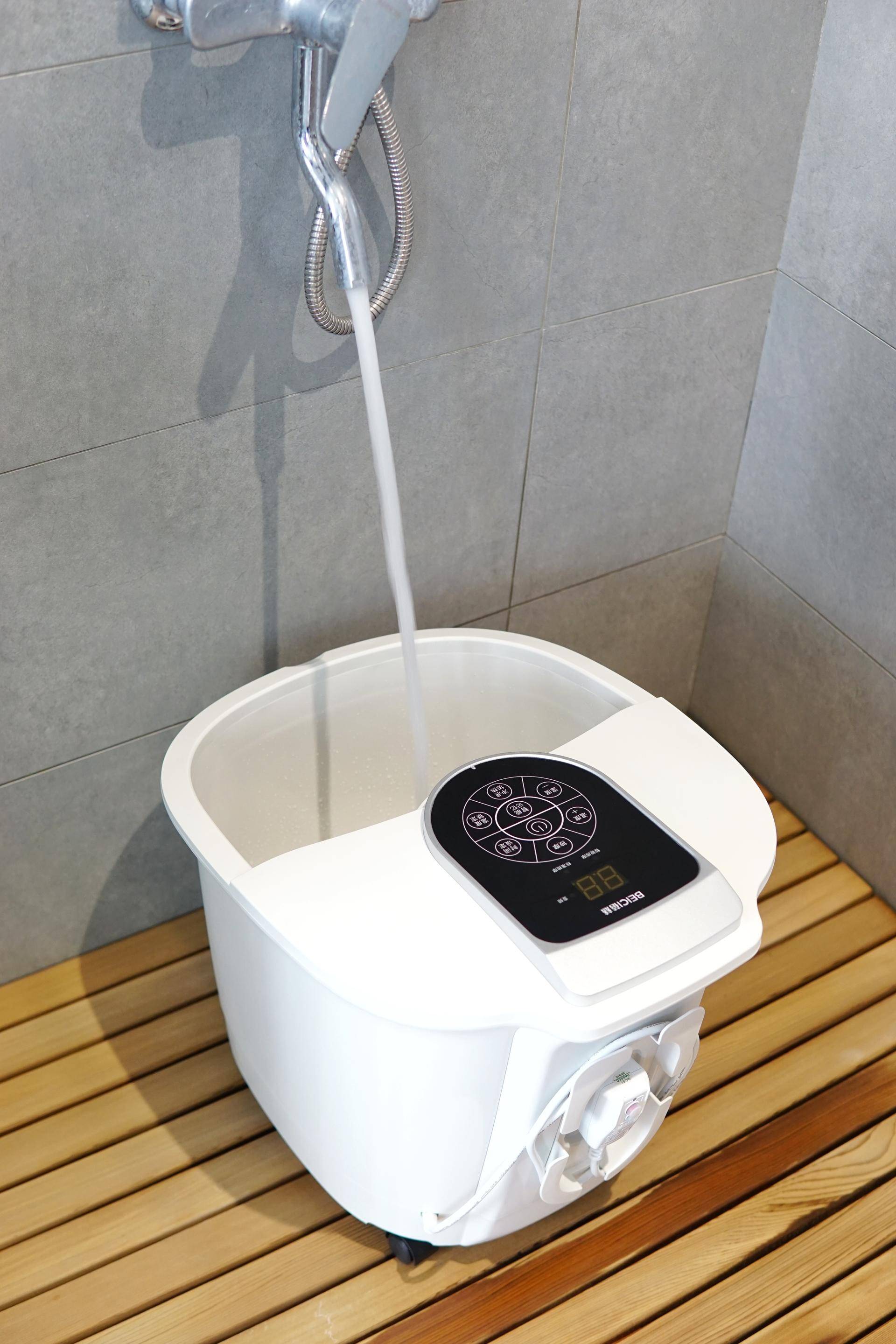 泡脚桶如何选择不鸡肋,泡脚桶真的有用吗