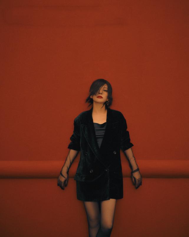 赵薇短头发刚留长头发的时候,赵薇剃光头完整版