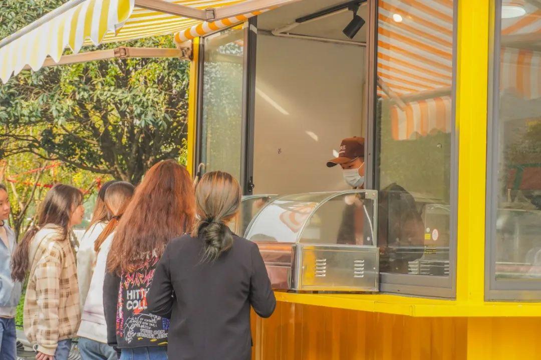 杩樺湪鐐瑰鍗栧悧,鍥涘窛鍦伴亾鍐掕彍澶栧崠